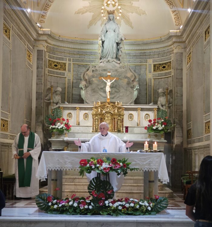 Mass at Miraculous Medal Shrine 1